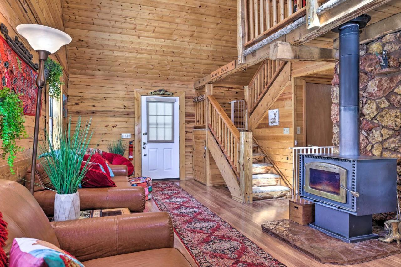 Rustic Duck Creek Village Cabin With Fire Pit! Ngoại thất bức ảnh