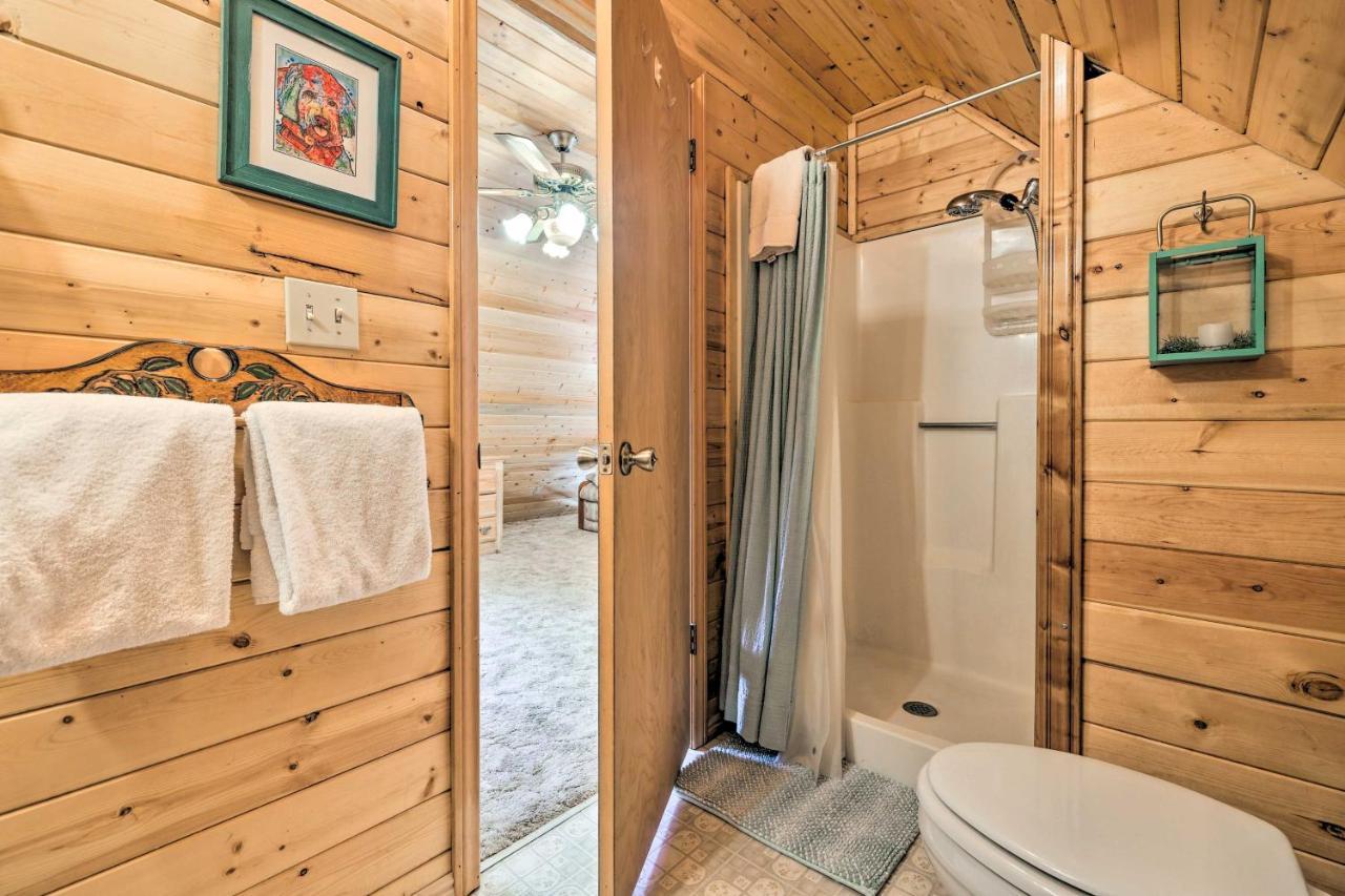 Rustic Duck Creek Village Cabin With Fire Pit! Ngoại thất bức ảnh