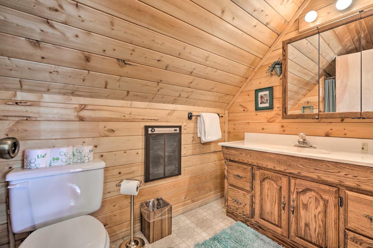 Rustic Duck Creek Village Cabin With Fire Pit! Ngoại thất bức ảnh